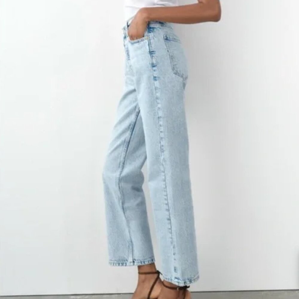 Zara Light Wash Straight Leg Women's Jeans - Picture 3 of 9
